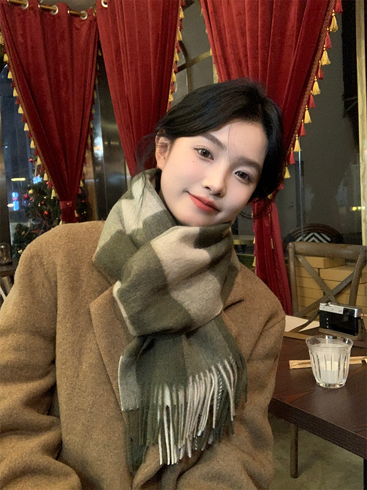 Classic Plaid Color-Blocking Warm Scarf - Versatile High-End Neck Gaiter for Autumn and Winter in Korean Style Classic Plaid Color-Blocking Warm Scarf - Versatile High-End Neck Gaiter for Autumn and Winter in Korean Style