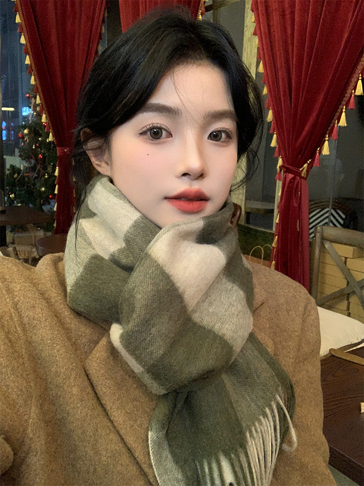 Classic Plaid Color-Blocking Warm Scarf - Versatile High-End Neck Gaiter for Autumn and Winter in Korean Style Classic Plaid Color-Blocking Warm Scarf - Versatile High-End Neck Gaiter for Autumn and Winter in Korean Style