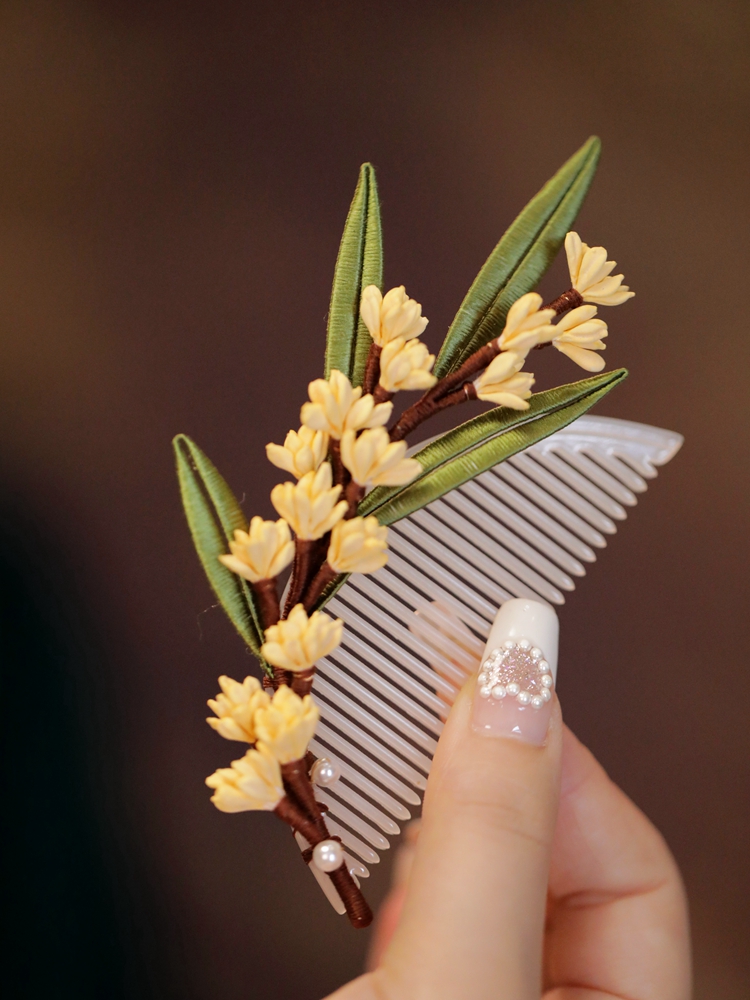 Classical Osmanthus Flower Hairpin for Bun - Elegant Cheongsam Hair Comb, Hanfu Hair Accessory, Chinese Style Hair Ornament for Women