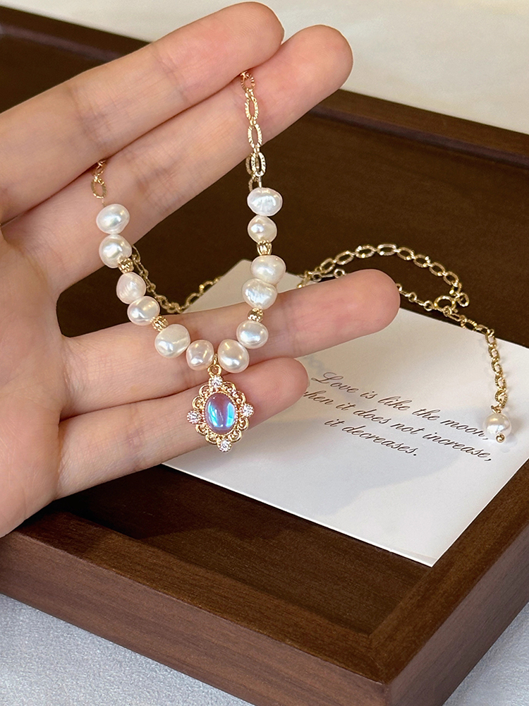 Classy Baroque Pearl Necklace for Women - High-End Light Luxury Clavicle Chain, Elegant French Designer Style Jewelry Classy Baroque Pearl Necklace for Women - High-End Light Luxury Clavicle Chain, Elegant French Designer Style Jewelry