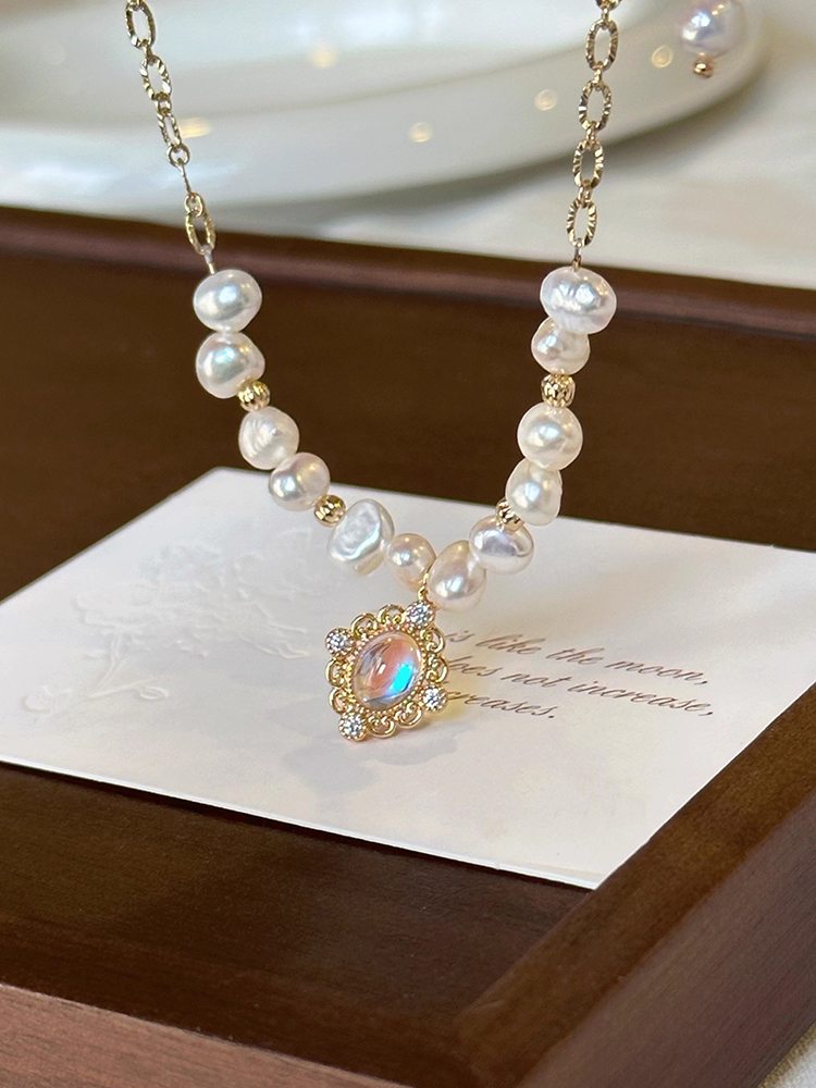 Classy Baroque Pearl Necklace for Women - High-End Light Luxury Clavicle Chain, Elegant French Designer Style Jewelry Classy Baroque Pearl Necklace for Women - High-End Light Luxury Clavicle Chain, Elegant French Designer Style Jewelry