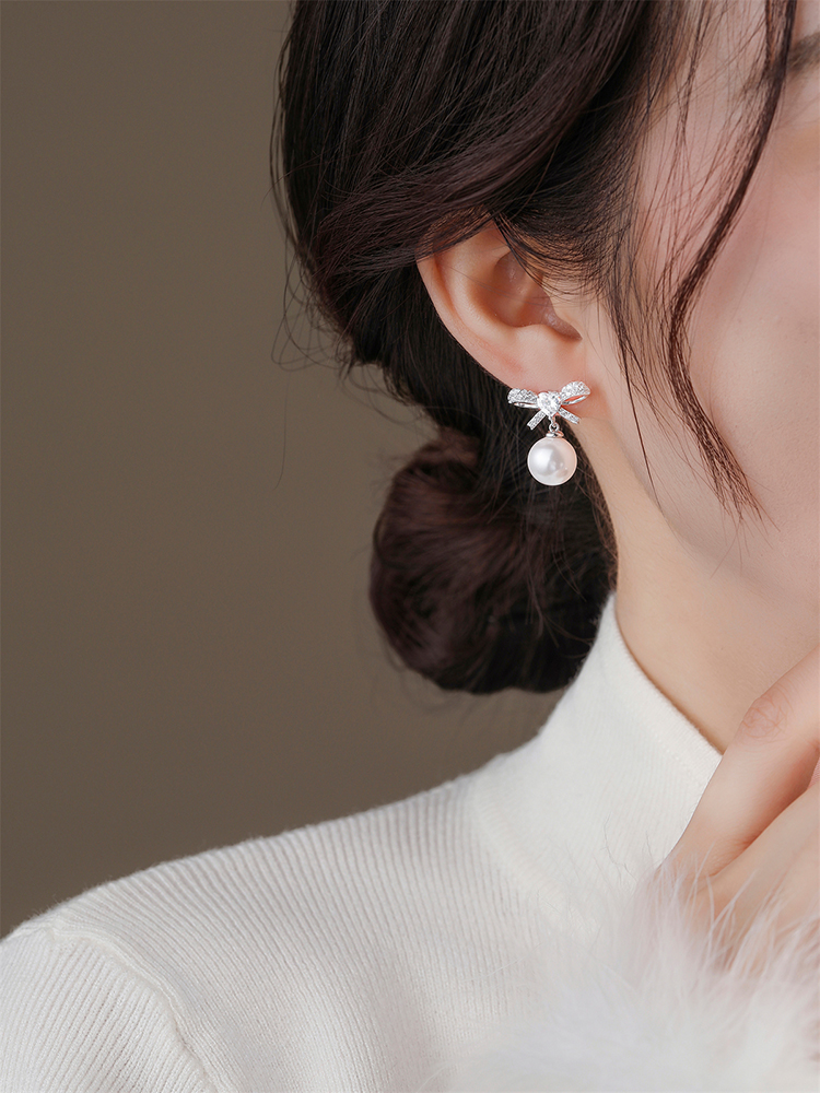 Classy Bow Pearl Earrings for Women, High-End Silver Accessories, Elegant Design for Formal and Casual Wear Classy Bow Pearl Earrings for Women, High-End Silver Accessories, Elegant Design for Formal and Casual Wear