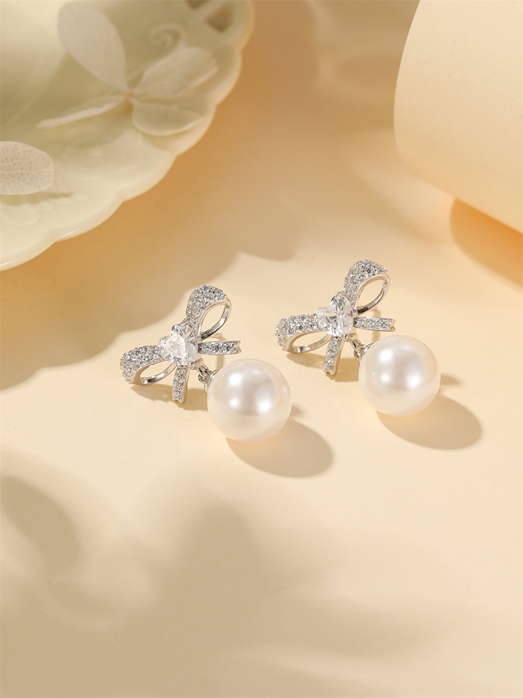 Classy Bow Pearl Earrings for Women, High-End Silver Accessories, Elegant Design for Formal and Casual Wear Classy Bow Pearl Earrings for Women, High-End Silver Accessories, Elegant Design for Formal and Casual Wear