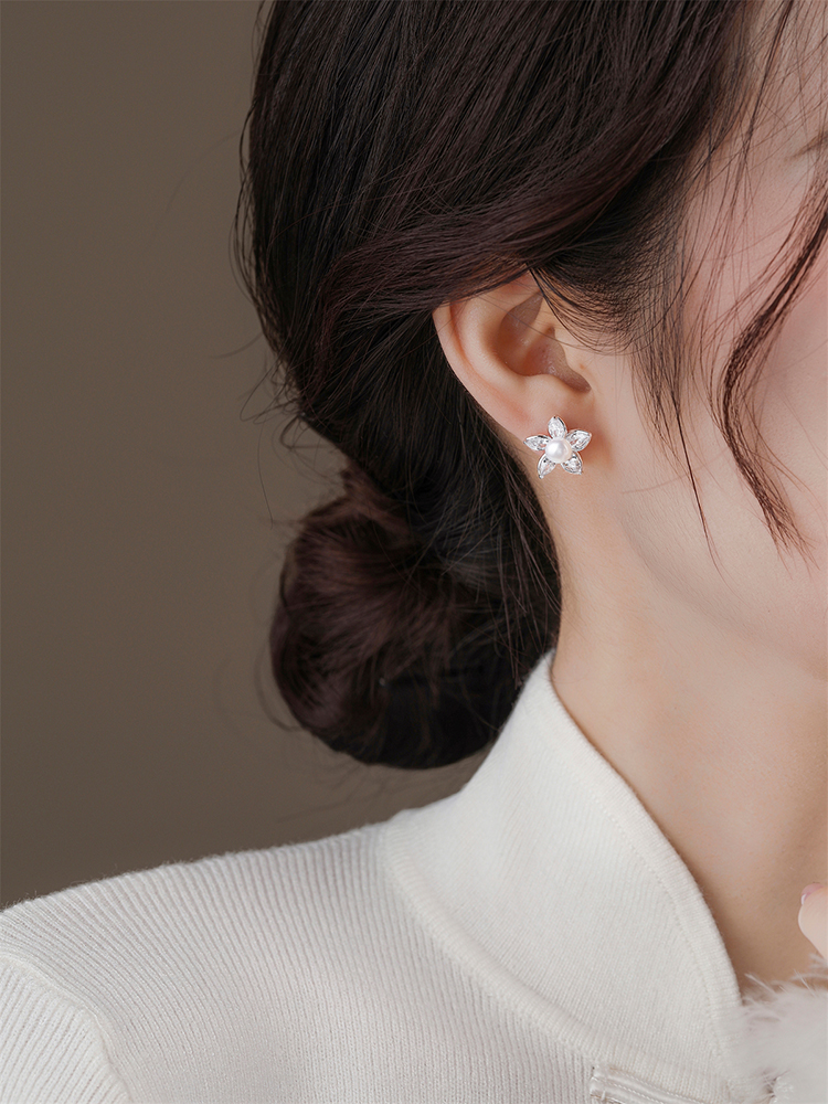 Classy Flower Pearl Earrings for Women - Light Luxury Zirconia Sterling Silver Studs, High-End Floral Design Classy Flower Pearl Earrings for Women - Light Luxury Zirconia Sterling Silver Studs, High-End Floral Design