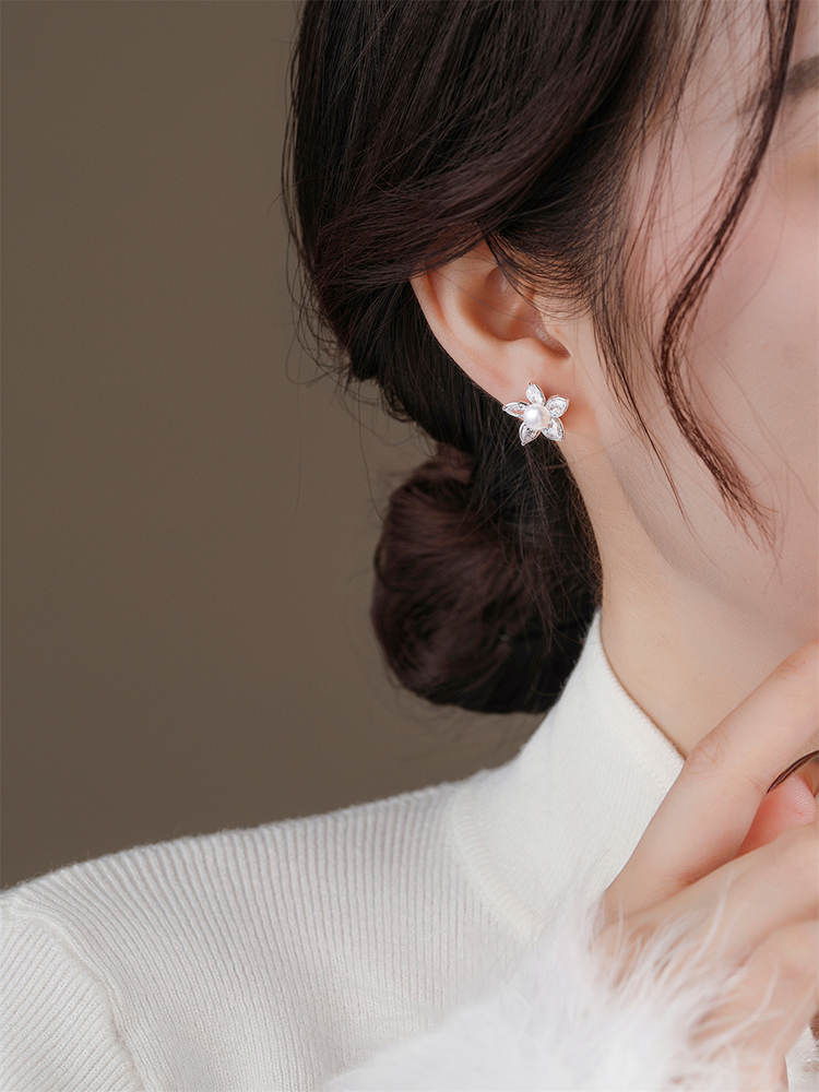 Classy Flower Pearl Earrings for Women - Light Luxury Zirconia Sterling Silver Studs, High-End Floral Design Classy Flower Pearl Earrings for Women - Light Luxury Zirconia Sterling Silver Studs, High-End Floral Design