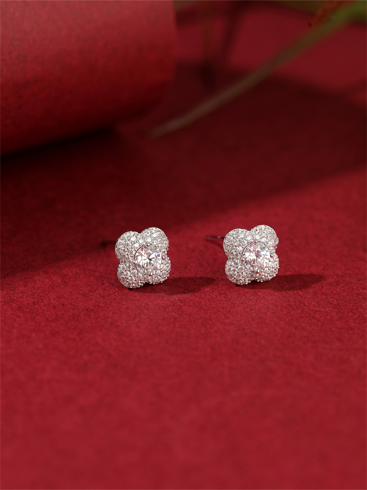 Classy Four-Leaf Clover Silver Earrings for Women - Sparkly Diamond-Studded Ear Studs, Versatile Fashion Accessories Classy Four-Leaf Clover Silver Earrings for Women - Sparkly Diamond-Studded Ear Studs, Versatile Fashion Accessories