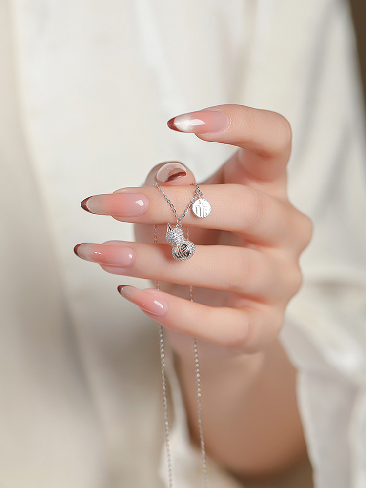 Classy Jade Gourd Pure Silver Necklace with Blue and White Porcelain Pendant - Chinese Style Women's Clavicle Chain Classy Jade Gourd Pure Silver Necklace with Blue and White Porcelain Pendant - Chinese Style Women's Clavicle Chain