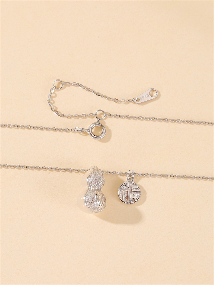 Classy Jade Gourd Pure Silver Necklace with Blue and White Porcelain Pendant - Chinese Style Women's Clavicle Chain Classy Jade Gourd Pure Silver Necklace with Blue and White Porcelain Pendant - Chinese Style Women's Clavicle Chain