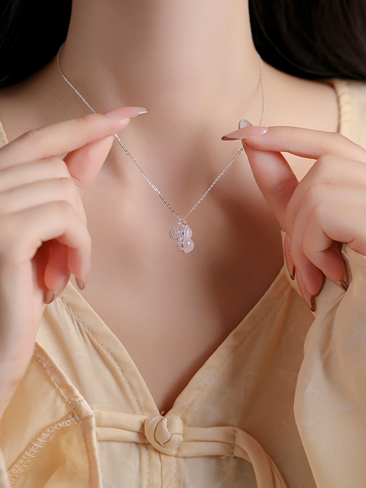 Classy Jade Gourd Pure Silver Necklace with Blue and White Porcelain Pendant - Chinese Style Women's Clavicle Chain Classy Jade Gourd Pure Silver Necklace with Blue and White Porcelain Pendant - Chinese Style Women's Clavicle Chain