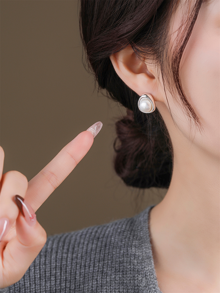 Classy Natural Freshwater Pearl Earrings for Women - Minimalist High-End Pure Silver Ear Accessories Classy Natural Freshwater Pearl Earrings for Women - Minimalist High-End Pure Silver Ear Accessories