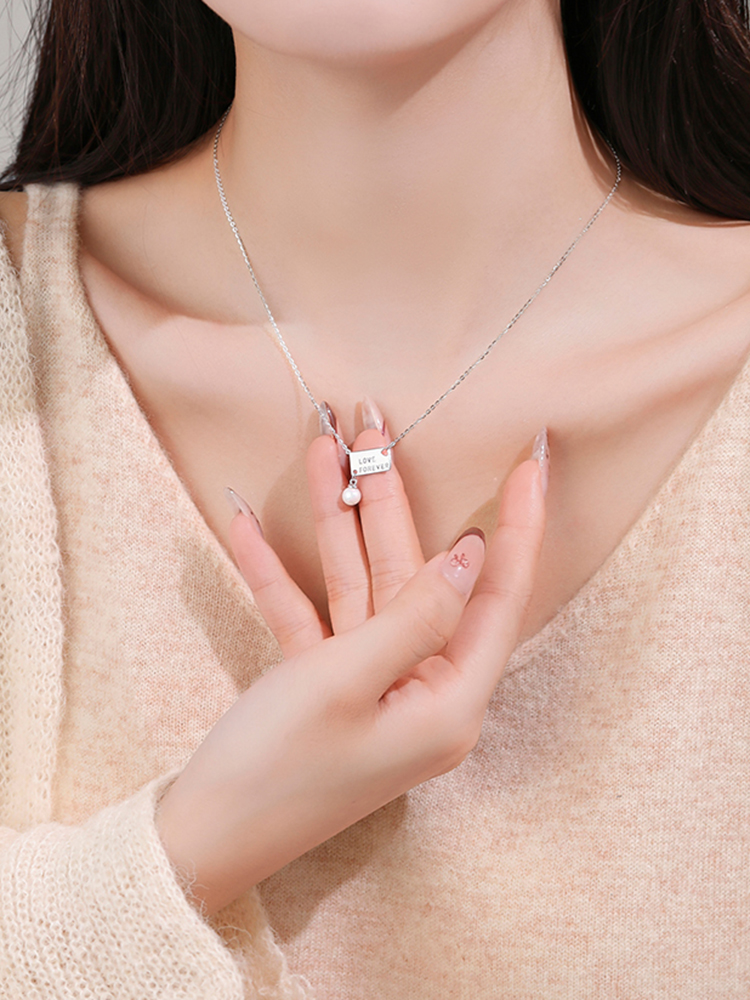 Classy Pearl Pendant Necklace for Women, Elegant Silver Clavicle Chain, Fashionable Jewelry Accessory for Any Occasion Classy Pearl Pendant Necklace for Women, Elegant Silver Clavicle Chain, Fashionable Jewelry Accessory for Any Occasion