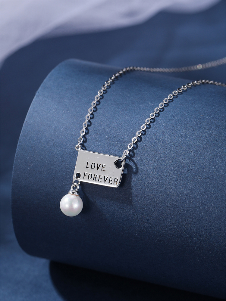 Classy Pearl Pendant Necklace for Women, Elegant Silver Clavicle Chain, Fashionable Jewelry Accessory for Any Occasion