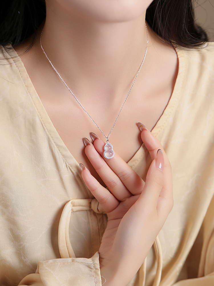 Classy Pure Silver Chalcedony Gourd Necklace for Women, Blue and White Porcelain Natural Jade Collarbone Chain, Trendy Accessory Classy Pure Silver Chalcedony Gourd Necklace for Women, Blue and White Porcelain Natural Jade Collarbone Chain, Trendy Accessory