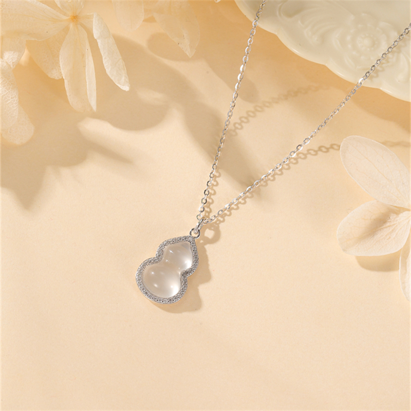 Classy Pure Silver Chalcedony Gourd Necklace for Women, Blue and White Porcelain Natural Jade Collarbone Chain, Trendy Accessory