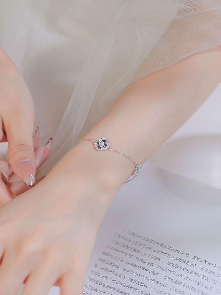 Classy S925 Sterling Silver Clover Brooch Bracelet for Women, Light Luxury High-End Fashion Accessory Classy S925 Sterling Silver Clover Brooch Bracelet for Women, Light Luxury High-End Fashion Accessory