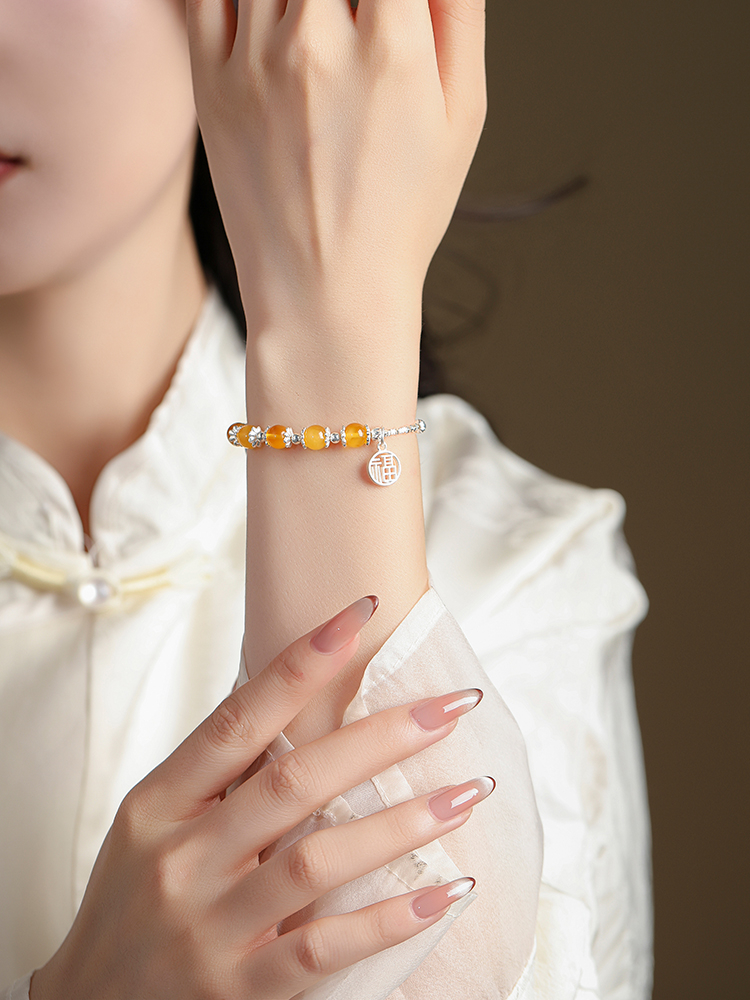 Classy Silver Coin Blessing Pendant Beeswax Bracelet for Women - High-End Pure Silver Decorative Jewelry Piece Classy Silver Coin Blessing Pendant Beeswax Bracelet for Women - High-End Pure Silver Decorative Jewelry Piece