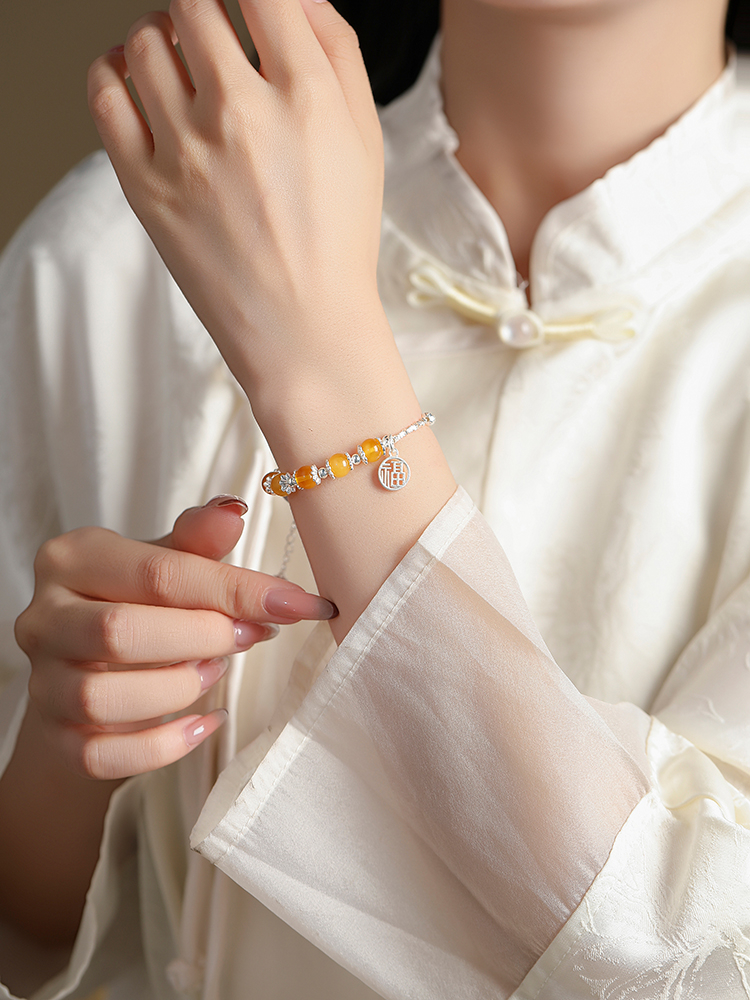 Classy Silver Coin Blessing Pendant Beeswax Bracelet for Women - High-End Pure Silver Decorative Jewelry Piece Classy Silver Coin Blessing Pendant Beeswax Bracelet for Women - High-End Pure Silver Decorative Jewelry Piece