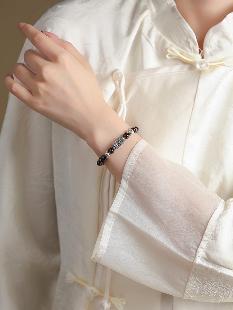 Classy Sterling Silver Pixiu Bracelet for Women with Natural Garnet Lucky Beads - Elegant Feng Shui Jewelry Classy Sterling Silver Pixiu Bracelet for Women with Natural Garnet Lucky Beads - Elegant Feng Shui Jewelry