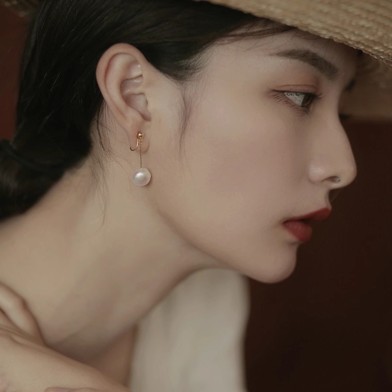 Clip-On Pearl Earrings for Non-Pierced Ears - Elegant Shi Family Design, Parisian Style Jewelry Clip-On Pearl Earrings for Non-Pierced Ears - Elegant Shi Family Design, Parisian Style Jewelry