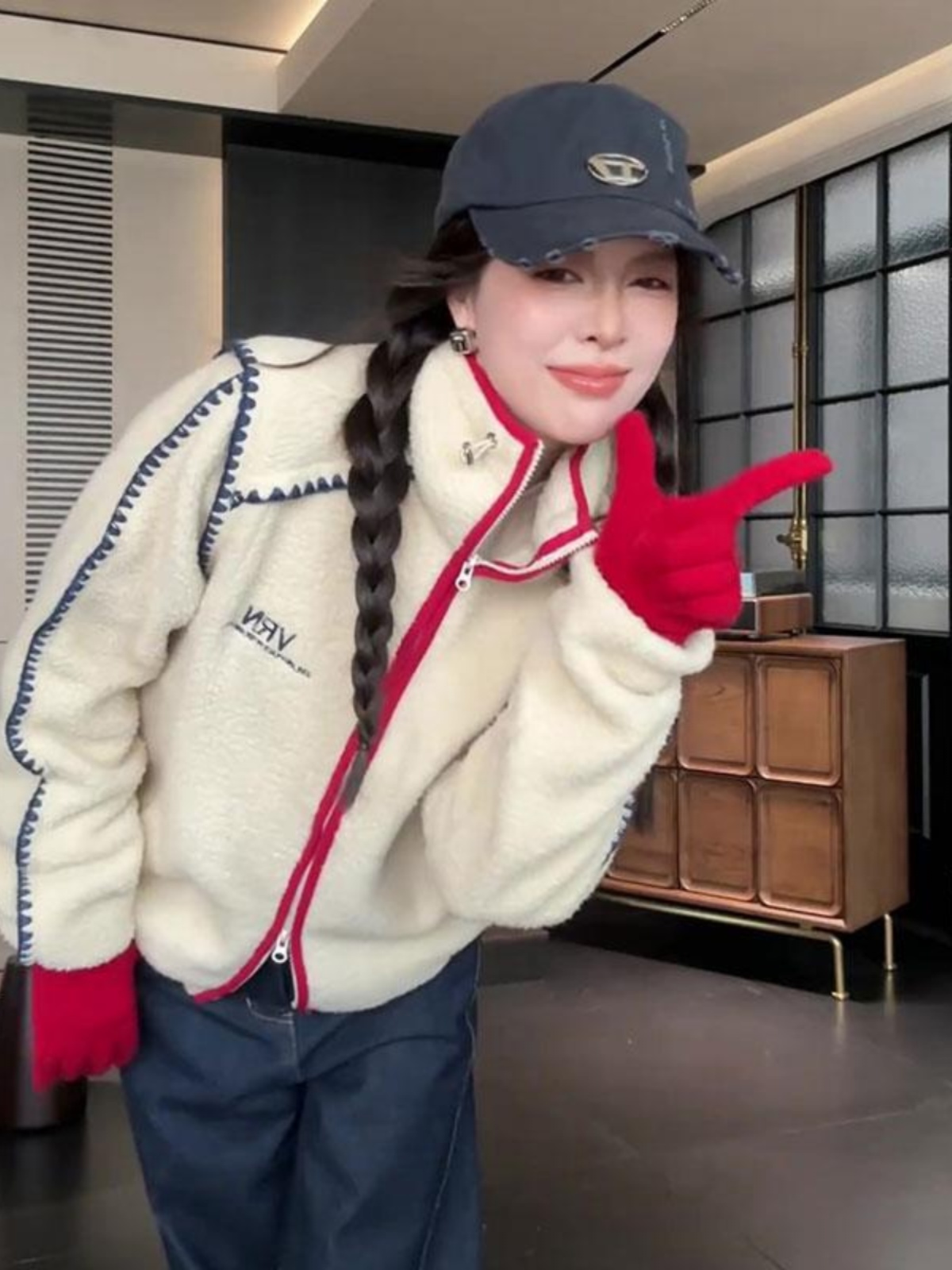 Color-Block Fleece Jacket for Women, Lamb Wool Coat, 2025 Winter Korean Style Lazy Chic Cardigan Color-Block Fleece Jacket for Women, Lamb Wool Coat, 2025 Winter Korean Style Lazy Chic Cardigan