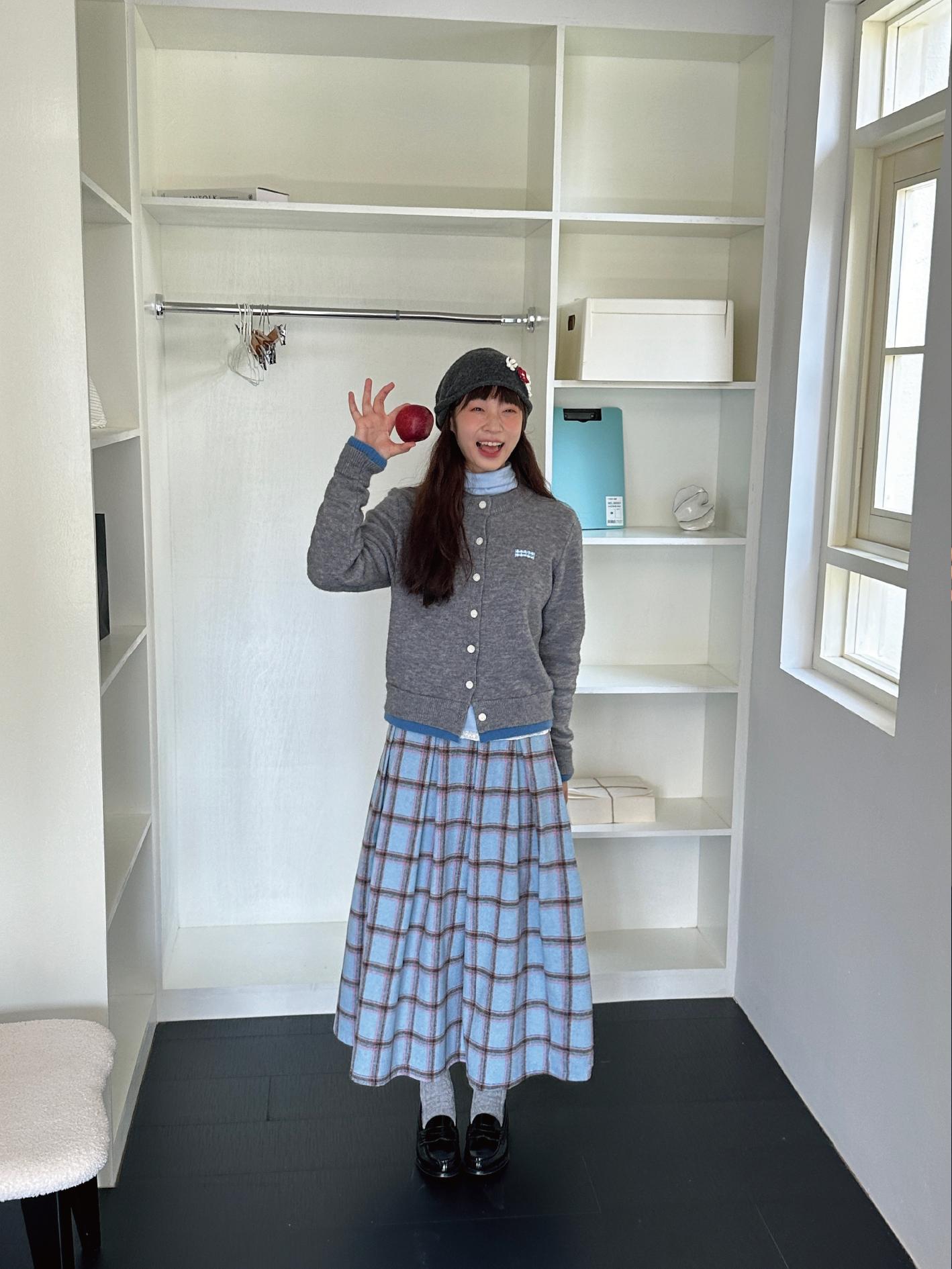 Color Block Knitted Cardigan - Soft Long Sleeve Fake Two-Piece Sweater for Autumn and Winter Fashion Color Block Knitted Cardigan - Soft Long Sleeve Fake Two-Piece Sweater for Autumn and Winter Fashion