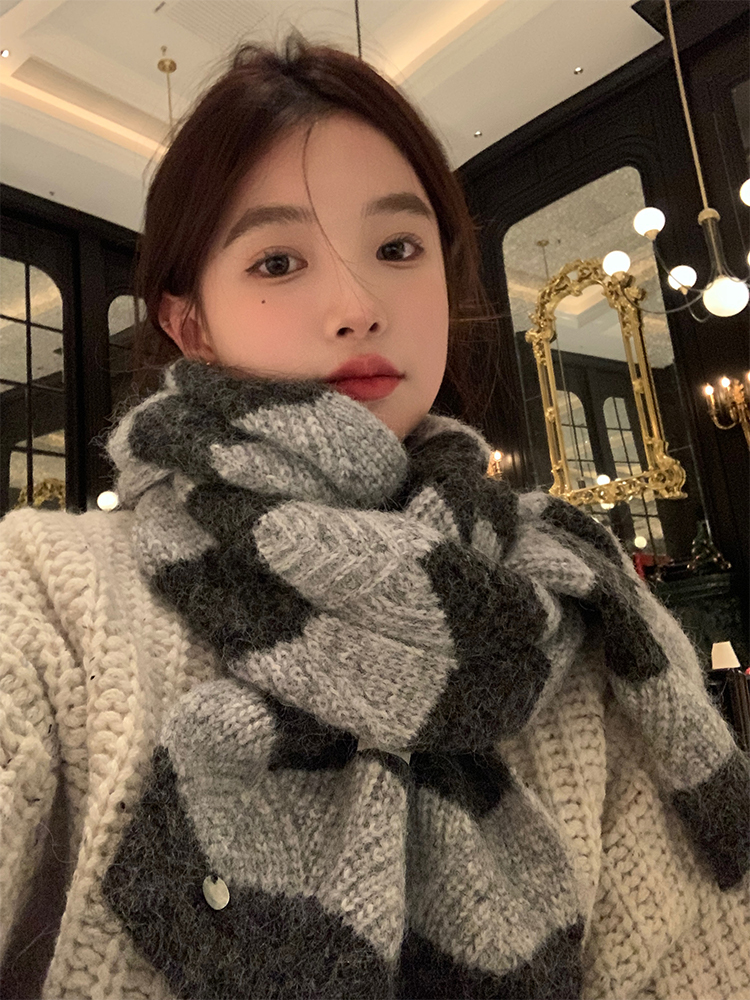 Color-Block Knitted Shell Scarf for Women - My Head Is Not Round Winter Warm Korean Style Neck Warmer 2025 Color-Block Knitted Shell Scarf for Women - My Head Is Not Round Winter Warm Korean Style Neck Warmer 2025