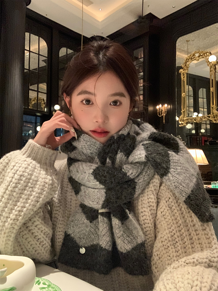 Color-Block Knitted Shell Scarf for Women - My Head Is Not Round Winter Warm Korean Style Neck Warmer 2025 Color-Block Knitted Shell Scarf for Women - My Head Is Not Round Winter Warm Korean Style Neck Warmer 2025