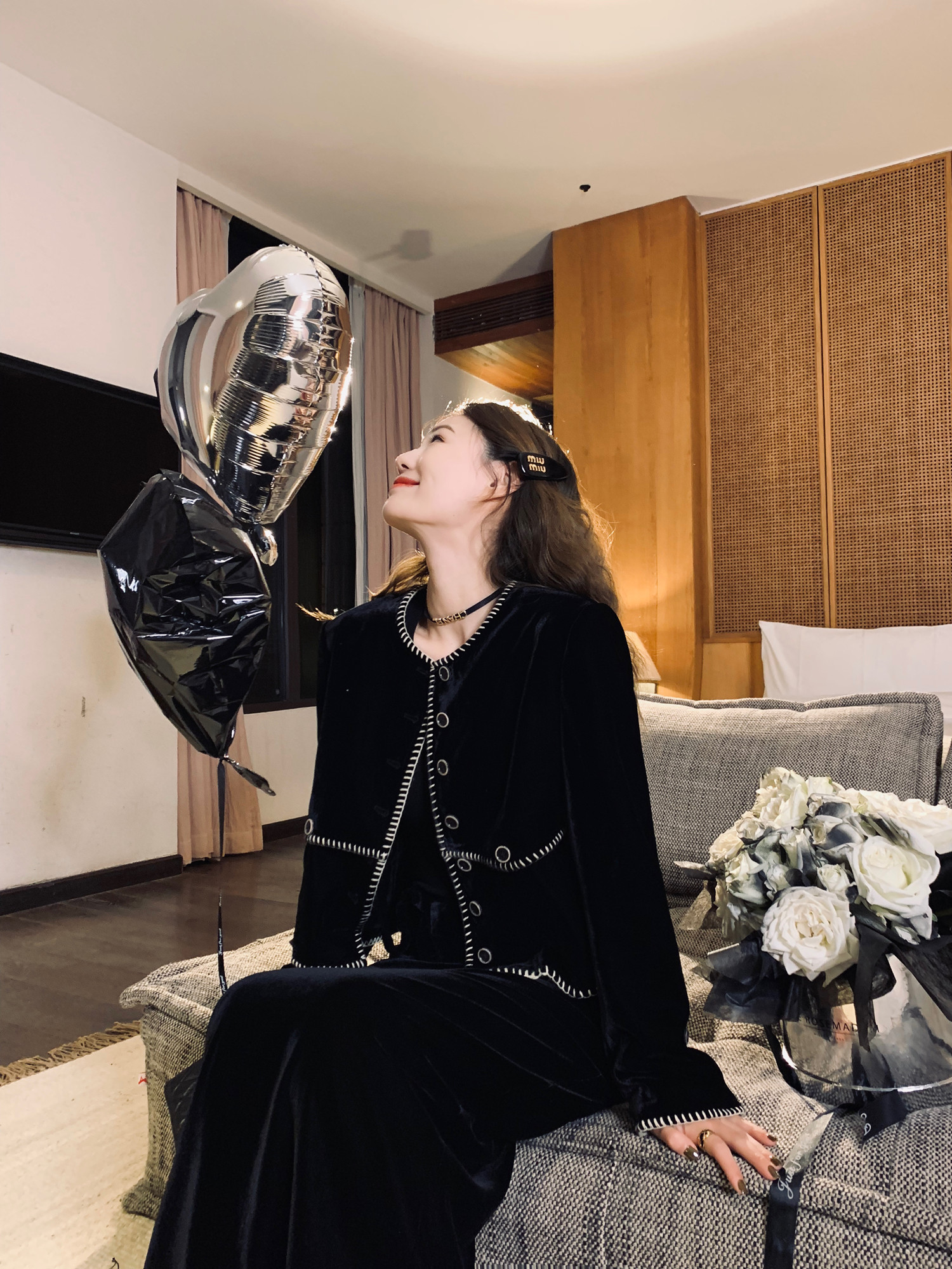 Color-Block Velvet Jacket and Skirt Set for Women - Y2K Inspired Fashion Ensemble Color-Block Velvet Jacket and Skirt Set for Women - Y2K Inspired Fashion Ensemble