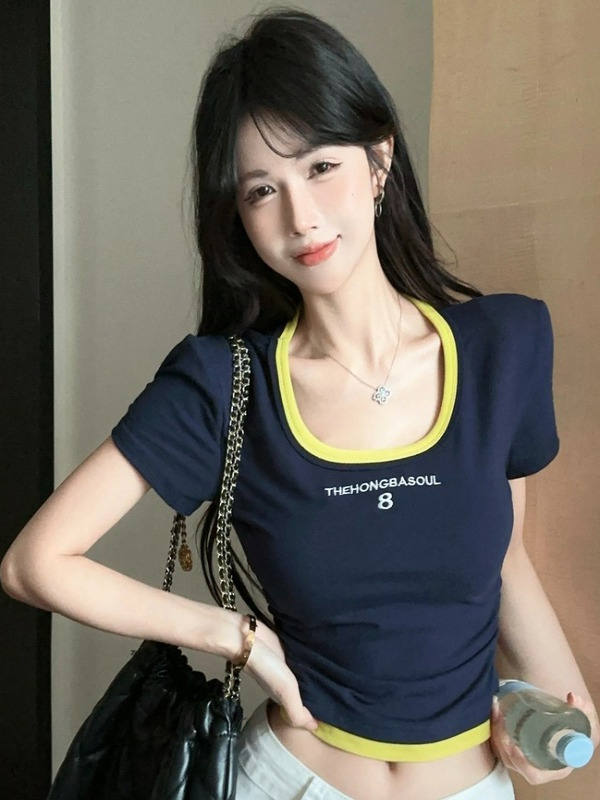 Color-Blocked Short Sleeve Crop Top - Unique Design, Fitted Style for a Sweet and Spicy Look, Perfect for Y2K and 90s Fashion. Color-Blocked Short Sleeve Crop Top - Unique Design, Fitted Style for a Sweet and Spicy Look, Perfect for Y2K and 90s Fashion.