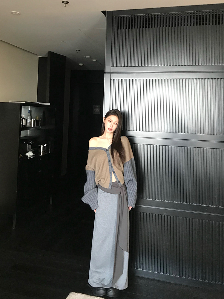 Color-blocked Tencel Wool One-shoulder Cardigan Sweater and Knitted Skirt Set - Trendy Y2K Style Fashion Ensemble Color-blocked Tencel Wool One-shoulder Cardigan Sweater and Knitted Skirt Set - Trendy Y2K Style Fashion Ensemble