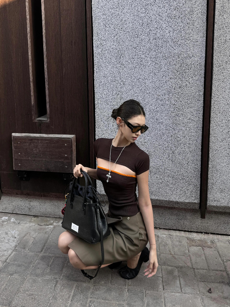 Color-Blocking Detachable Short-Sleeve Top & Slim Fit Strapless Camisole Two-Piece Set - Women's Summer Spicy Girl Style Color-Blocking Detachable Short-Sleeve Top & Slim Fit Strapless Camisole Two-Piece Set - Women's Summer Spicy Girl Style