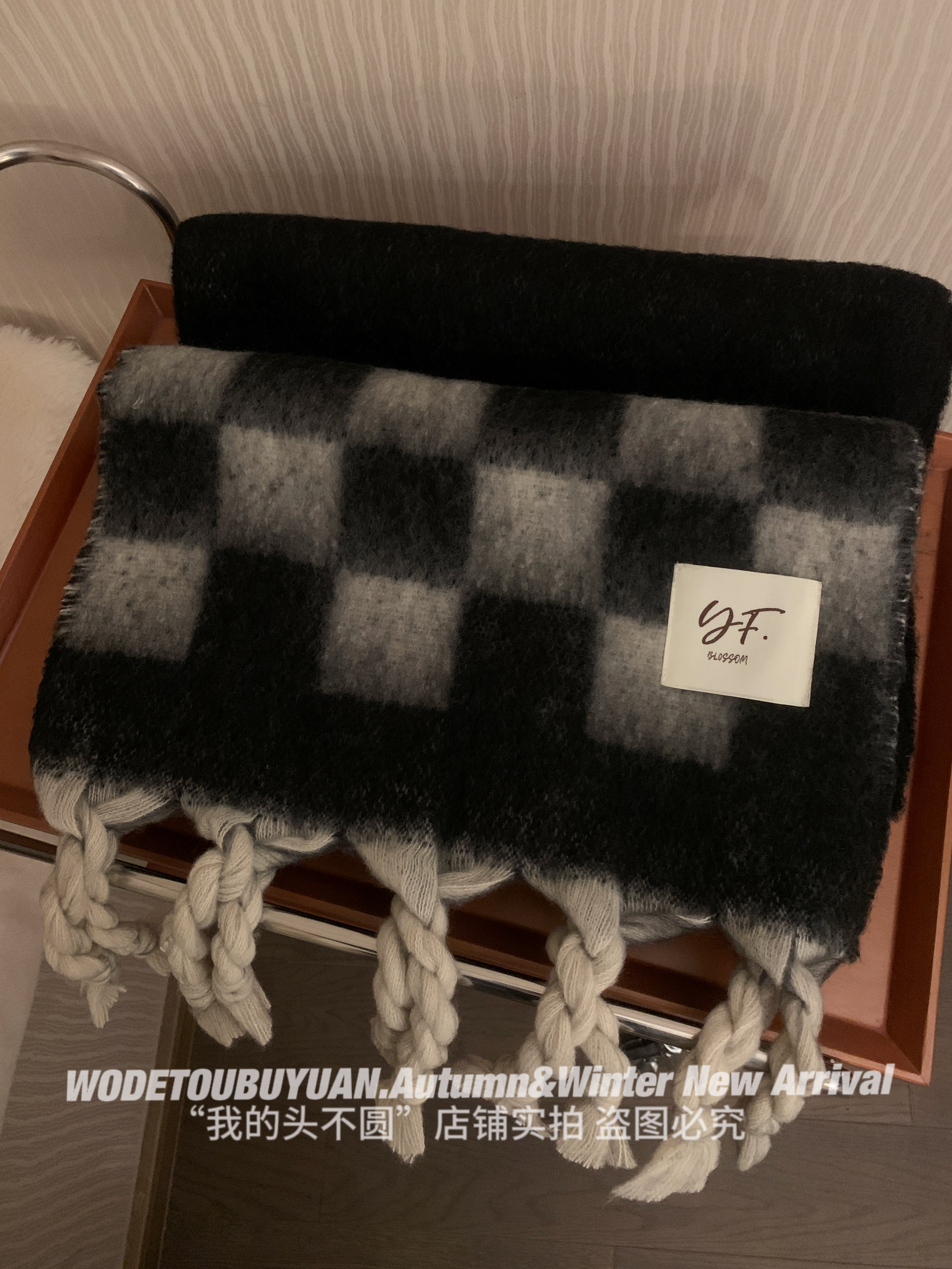 Color-Blocking Scarf - Soft Korean-Style Shawl, Thick Warm Long Versatile Neck Warmer for Cozy Winter Fashion Color-Blocking Scarf - Soft Korean-Style Shawl, Thick Warm Long Versatile Neck Warmer for Cozy Winter Fashion