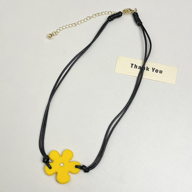 Colorful Acrylic Flower Diamond-Inlaid Necklace for Women - Elegant Clavicle Chain for Beach Vacation Style 2025 Colorful Acrylic Flower Diamond-Inlaid Necklace for Women - Elegant Clavicle Chain for Beach Vacation Style 2025