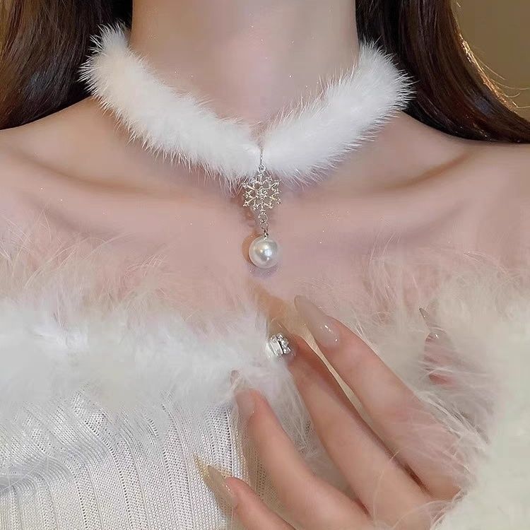 Colorful Christmas Snowflake Plush Necklace | Pearl Choker Heart Pendant Collarbone Chain for Festive New Year Accessories Colorful Christmas Snowflake Plush Necklace | Pearl Choker Heart Pendant Collarbone Chain for Festive New Year Accessories