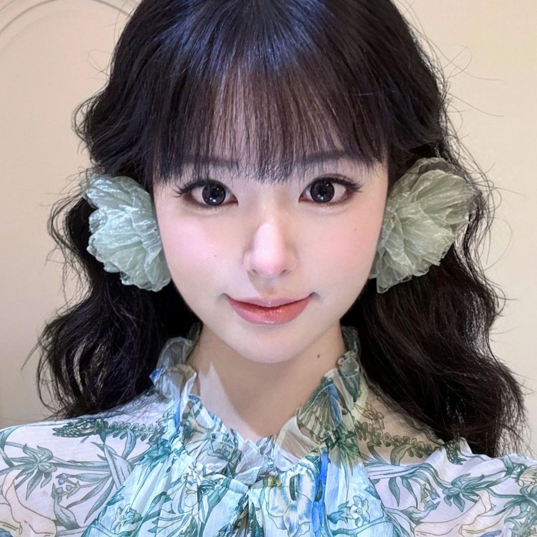 Colorful Floral Tassel Cluster Earrings for Girls - Long Romantic Crystal Ear Clips in Pastoral Forest Style for Vacation Wear Colorful Floral Tassel Cluster Earrings for Girls - Long Romantic Crystal Ear Clips in Pastoral Forest Style for Vacation Wear