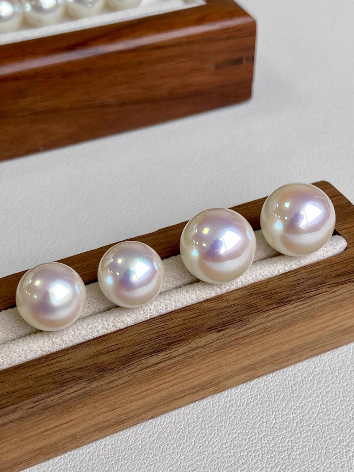 Colorful Mother-of-Pearl Aurora Mirror Earrings for Women, Light Luxury Style, Perfect for 90s and Y2K Fashion Trends Colorful Mother-of-Pearl Aurora Mirror Earrings for Women, Light Luxury Style, Perfect for 90s and Y2K Fashion Trends