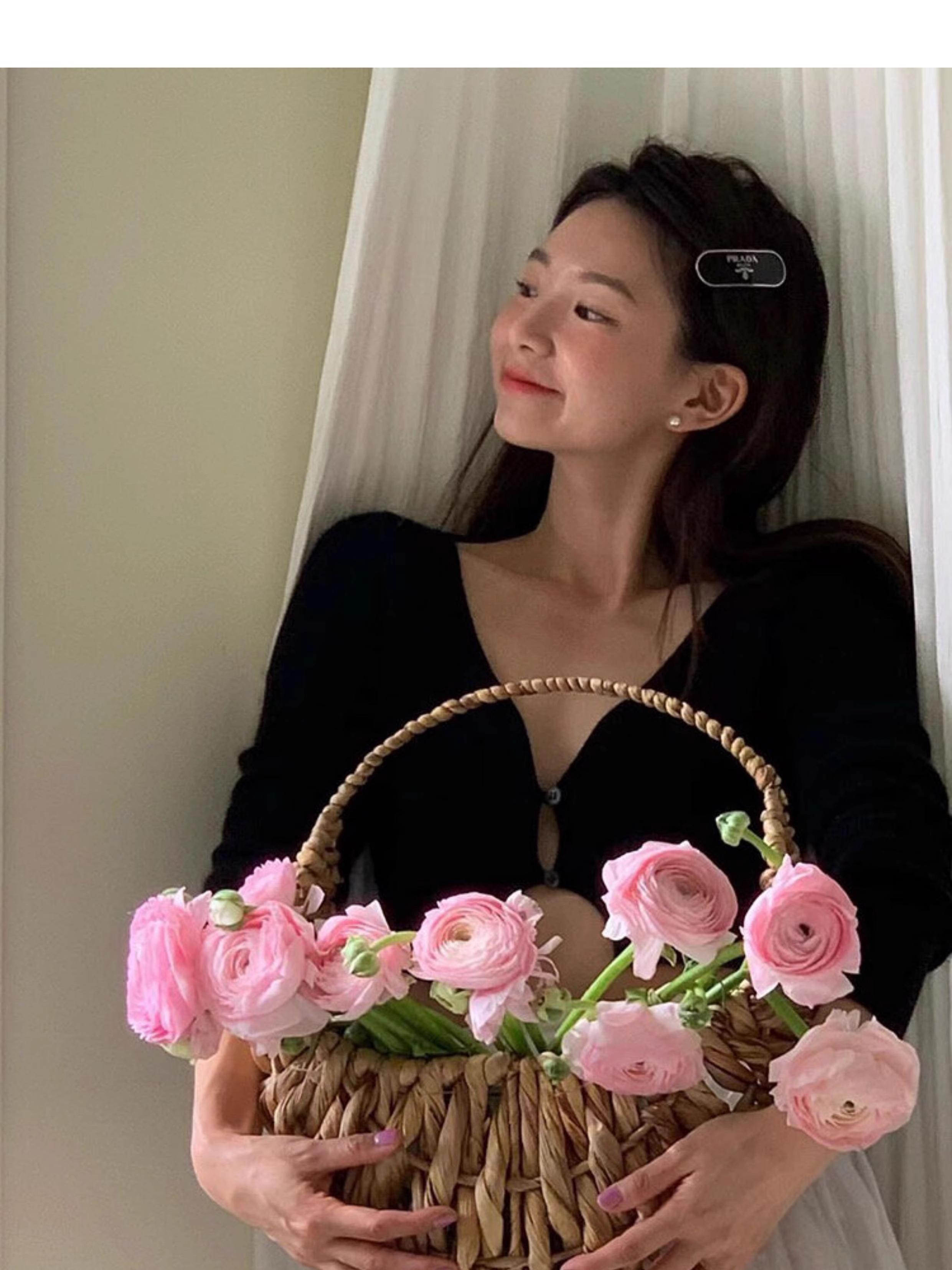 Colorful Mother-of-Pearl Aurora Mirror Earrings for Women, Light Luxury Style, Perfect for 90s and Y2K Fashion Trends Colorful Mother-of-Pearl Aurora Mirror Earrings for Women, Light Luxury Style, Perfect for 90s and Y2K Fashion Trends