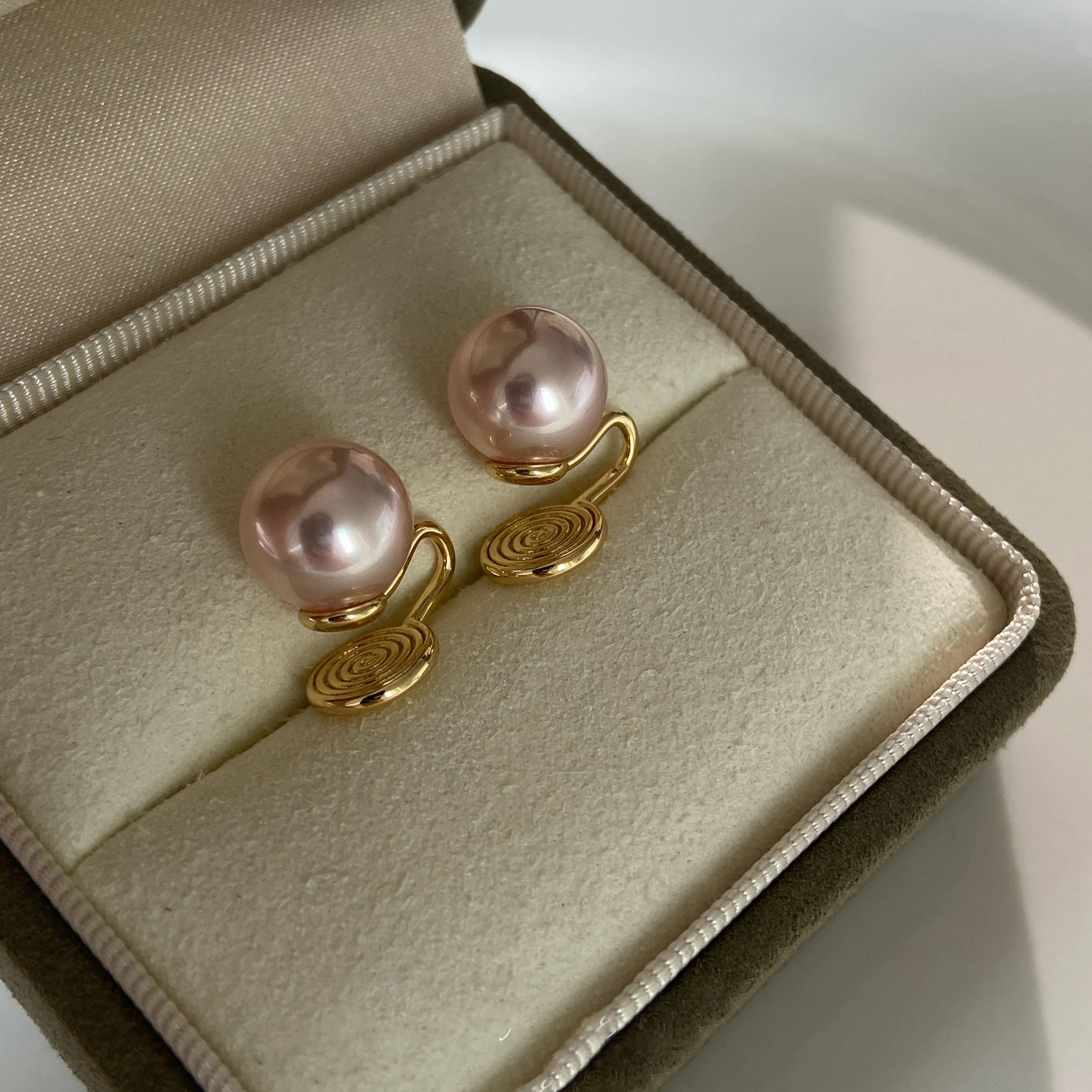 Colorful Mother-of-Pearl Aurora Mirror Earrings for Women, Light Luxury Style, Perfect for 90s and Y2K Fashion Trends Colorful Mother-of-Pearl Aurora Mirror Earrings for Women, Light Luxury Style, Perfect for 90s and Y2K Fashion Trends