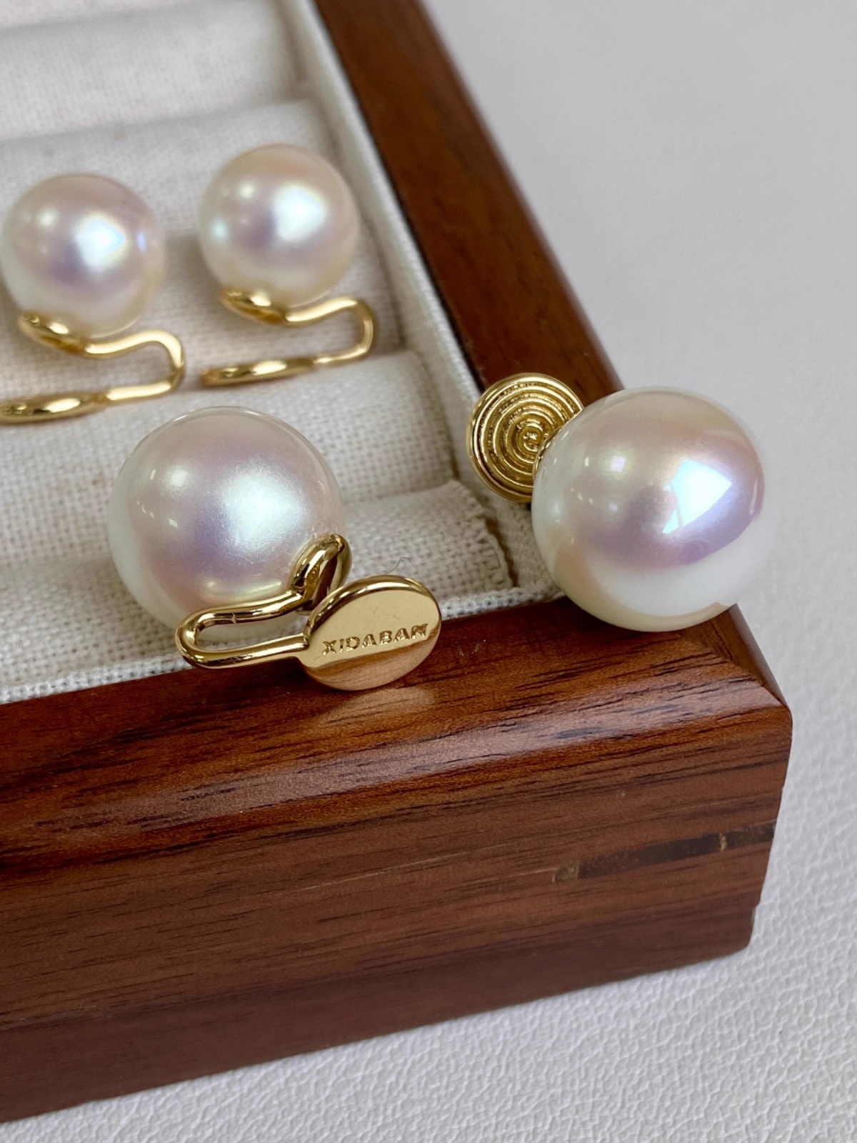 Colorful Mother-of-Pearl Aurora Mirror Earrings for Women, Light Luxury Style, Perfect for 90s and Y2K Fashion Trends Colorful Mother-of-Pearl Aurora Mirror Earrings for Women, Light Luxury Style, Perfect for 90s and Y2K Fashion Trends