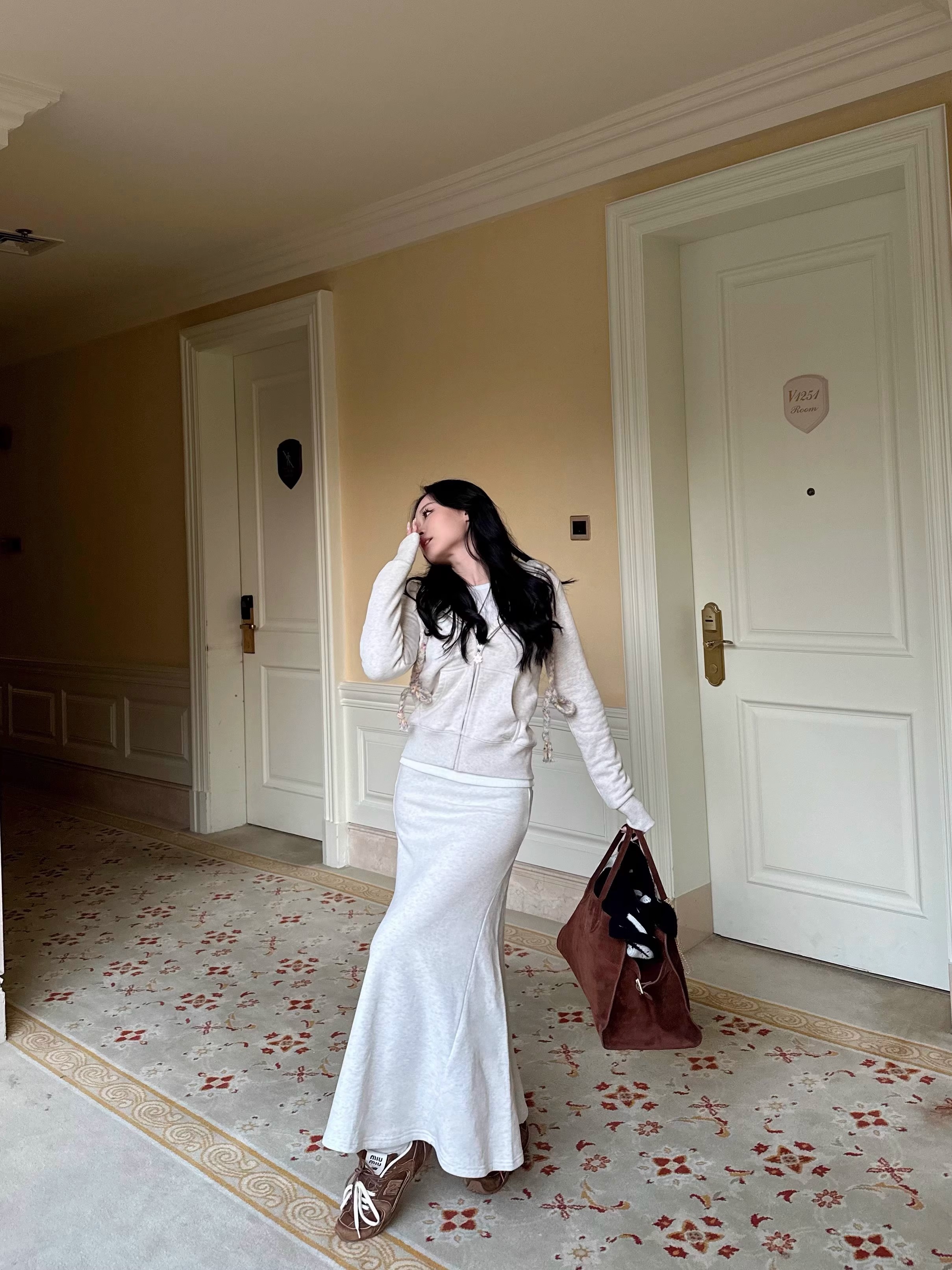 Colorful Two-Tone Fleece Sweatshirt Set with Exquisite Details - Trendy Casual Wear for a Sunny Vibe Colorful Two-Tone Fleece Sweatshirt Set with Exquisite Details - Trendy Casual Wear for a Sunny Vibe