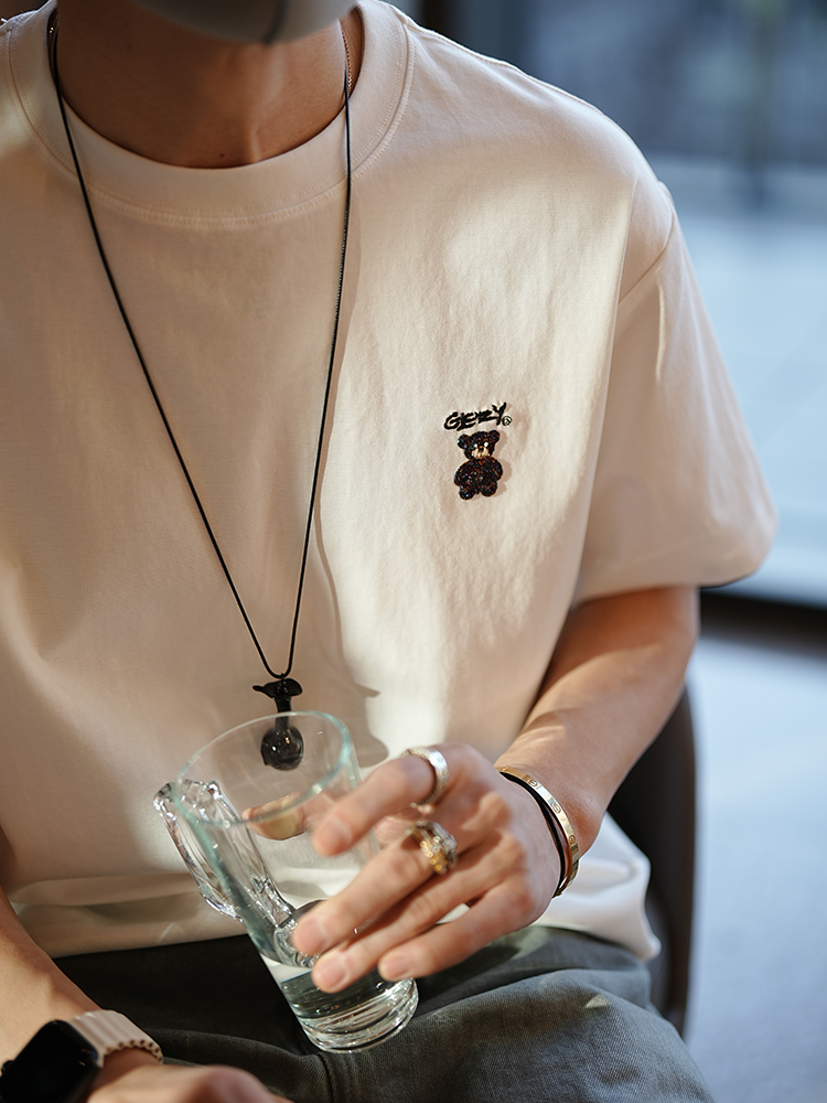 Colorful Woven Bear Embroidered Short-Sleeve T-Shirt for Men - Korean Style Spring/Summer Trendy Round Neck Top Colorful Woven Bear Embroidered Short-Sleeve T-Shirt for Men - Korean Style Spring/Summer Trendy Round Neck Top