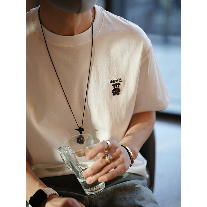 Colorful Woven Bear Embroidered Short-Sleeve T-Shirt for Men - Korean Style Spring/Summer Trendy Round Neck Top Colorful Woven Bear Embroidered Short-Sleeve T-Shirt for Men - Korean Style Spring/Summer Trendy Round Neck Top