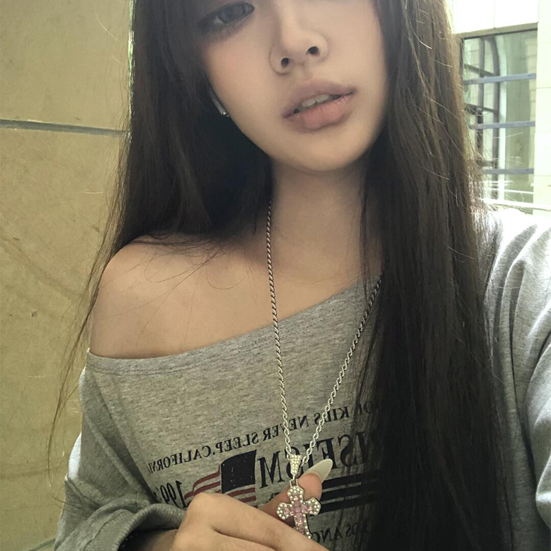 Colorful Zircon Cross Necklace for Women, Y2K Retro Round Pendant Choker, Layered Sweater Chain Accessory Colorful Zircon Cross Necklace for Women, Y2K Retro Round Pendant Choker, Layered Sweater Chain Accessory