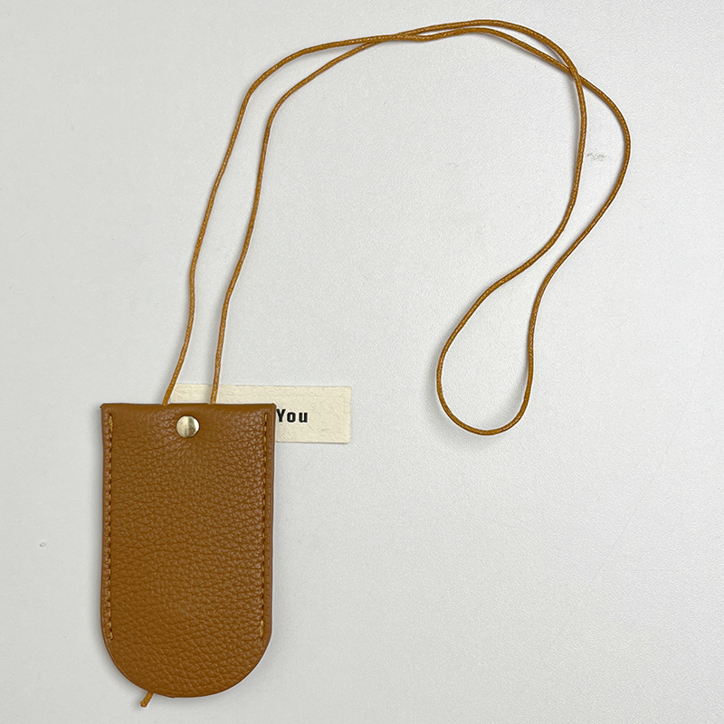 Compact Leather Key Pouch - Stylish Mini Pull-Out Design for Neck Hanging Key Storage Accessory Compact Leather Key Pouch - Stylish Mini Pull-Out Design for Neck Hanging Key Storage Accessory