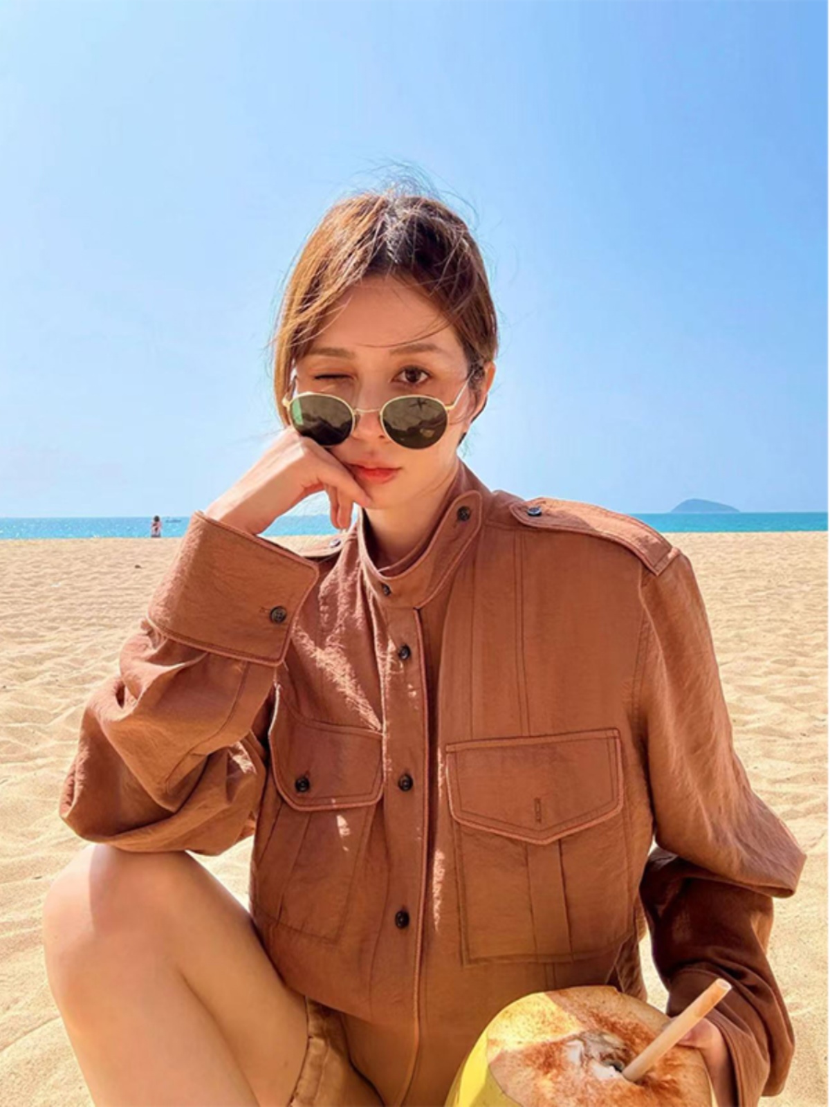 Cool Stylish Women's Spring Jacket with Unique Design - Trendy Layering Piece for Y2K and Korean Style Fashion Cool Stylish Women's Spring Jacket with Unique Design - Trendy Layering Piece for Y2K and Korean Style Fashion