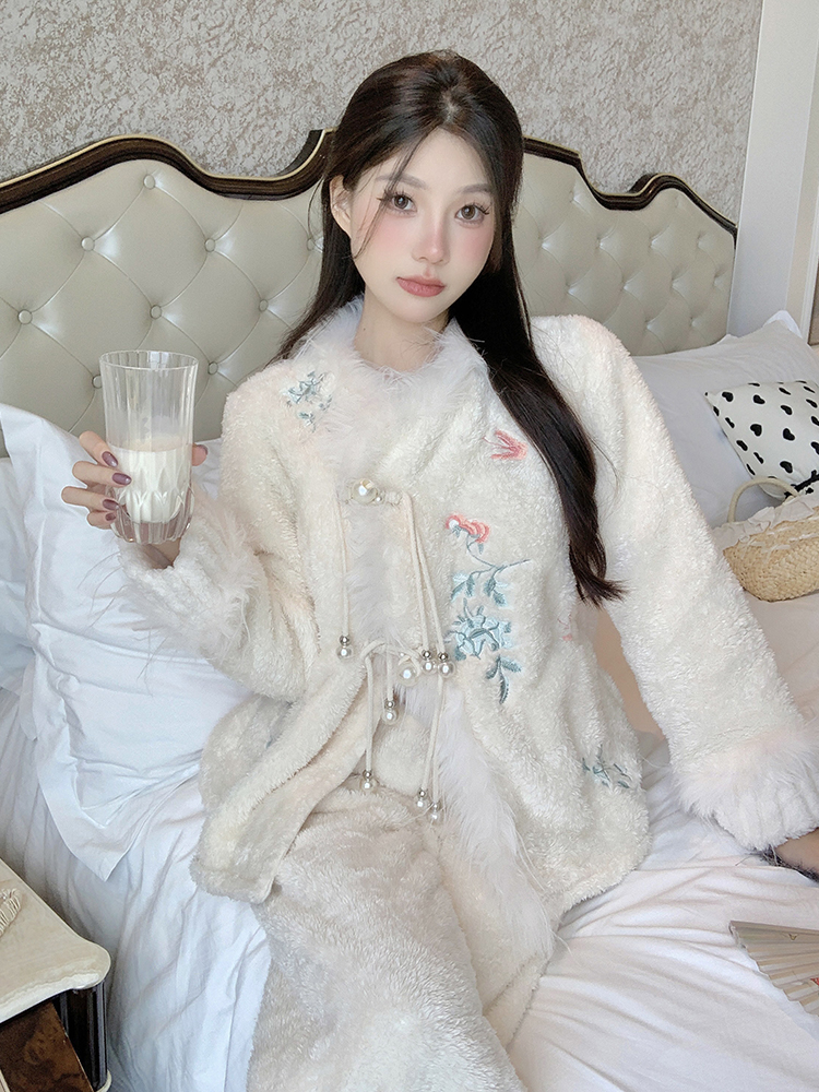 Coral Fleece Pajamas Set for Women - Autumn Winter Thickened National Style Homewear for Cozy Comfort