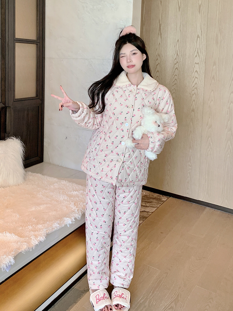 Cozy Coral Fleece Pajamas for Women, Three-Layer Quilted Warm Loungewear Set, Cute Design for Indoor and Outdoor Wear Cozy Coral Fleece Pajamas for Women, Three-Layer Quilted Warm Loungewear Set, Cute Design for Indoor and Outdoor Wear