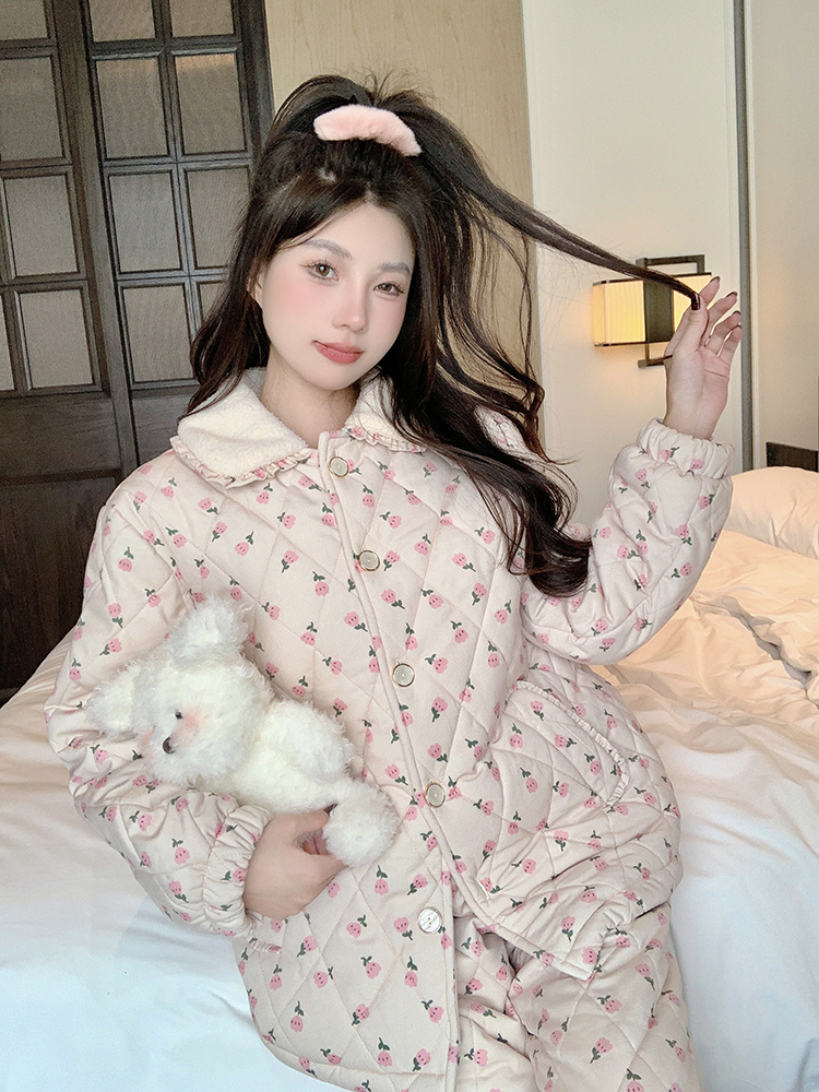 Cozy Coral Fleece Pajamas for Women, Three-Layer Quilted Warm Loungewear Set, Cute Design for Indoor and Outdoor Wear Cozy Coral Fleece Pajamas for Women, Three-Layer Quilted Warm Loungewear Set, Cute Design for Indoor and Outdoor Wear