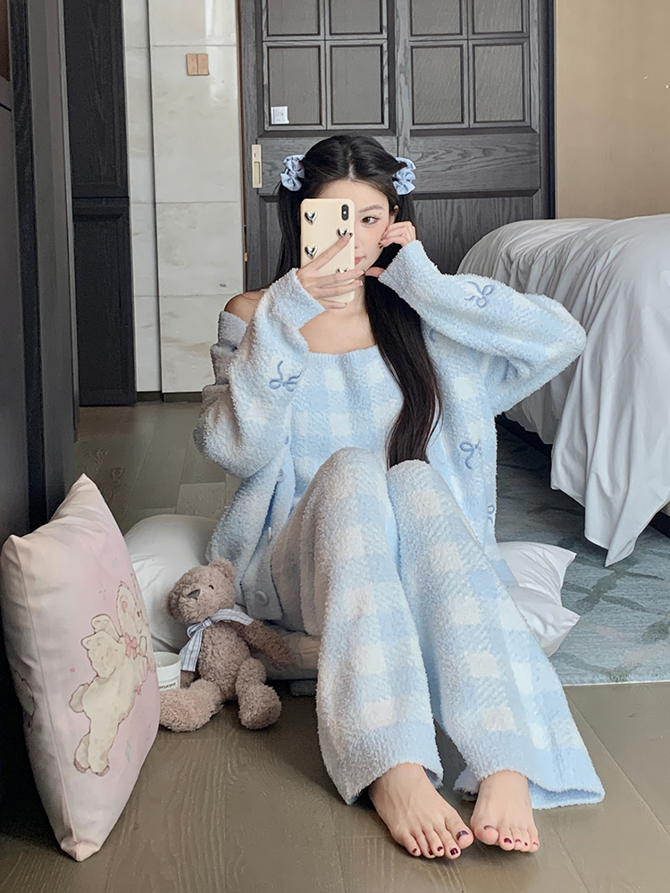 Cozy Coral Fleece Three-Piece Velvet Pajama Set for Women, Thick Autumn Winter Homewear, Cute 2025 Style Cozy Coral Fleece Three-Piece Velvet Pajama Set for Women, Thick Autumn Winter Homewear, Cute 2025 Style