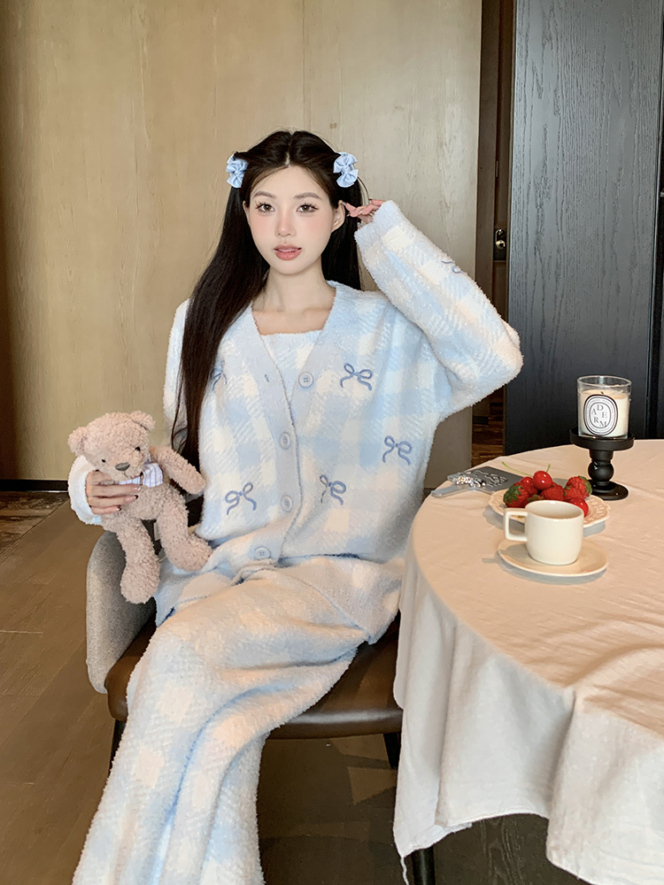 Cozy Coral Fleece Three-Piece Velvet Pajama Set for Women, Thick Autumn Winter Homewear, Cute 2025 Style Cozy Coral Fleece Three-Piece Velvet Pajama Set for Women, Thick Autumn Winter Homewear, Cute 2025 Style